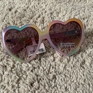 Aerie heart sunglasses NWT